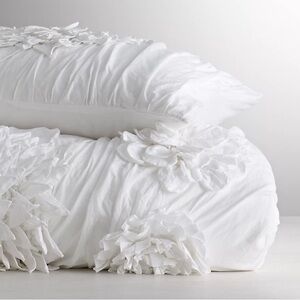 rh baby & child washed appliquéd fleur bedding